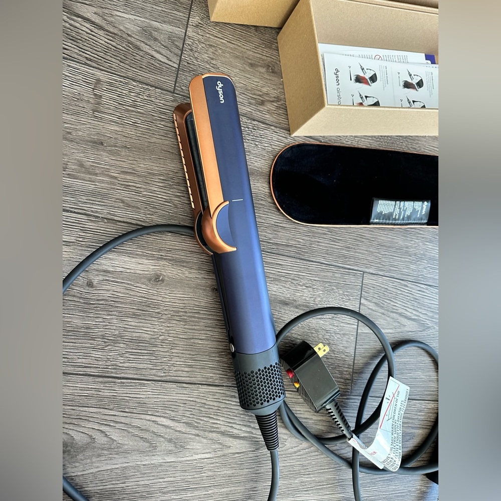 Dyson air-stat Straightener